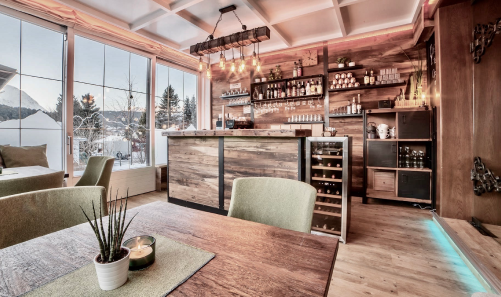 Hotel Bar - Tiroler Stil - Holz